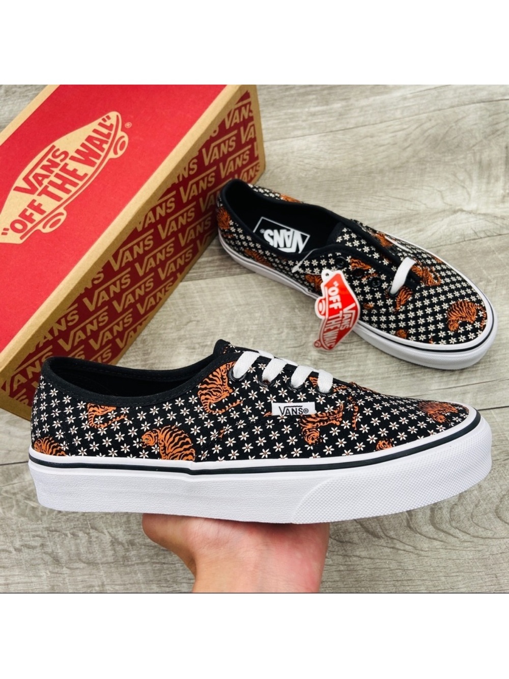NWT Vans Authentic Tiger Floral Sneakers/shoes